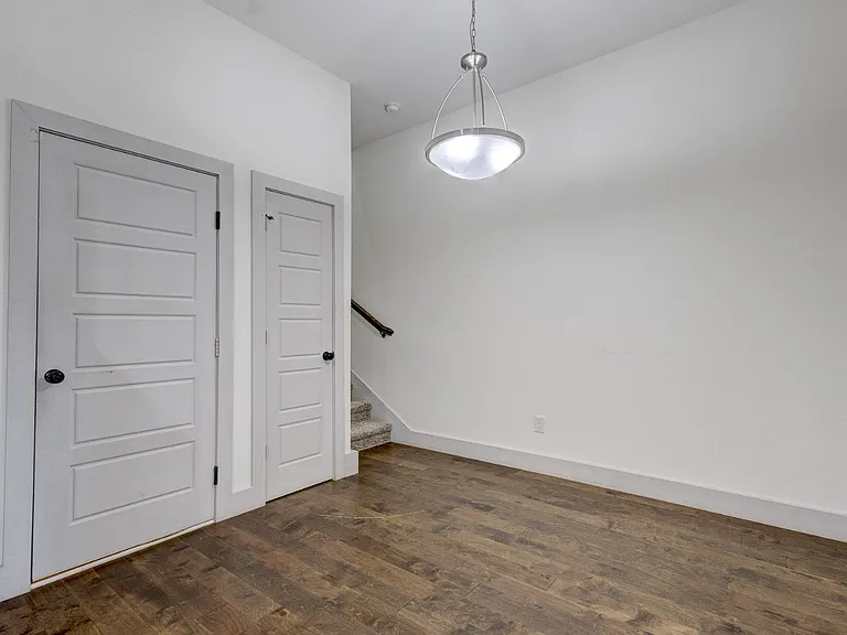 6043 Rivendell Dr — Photo 33