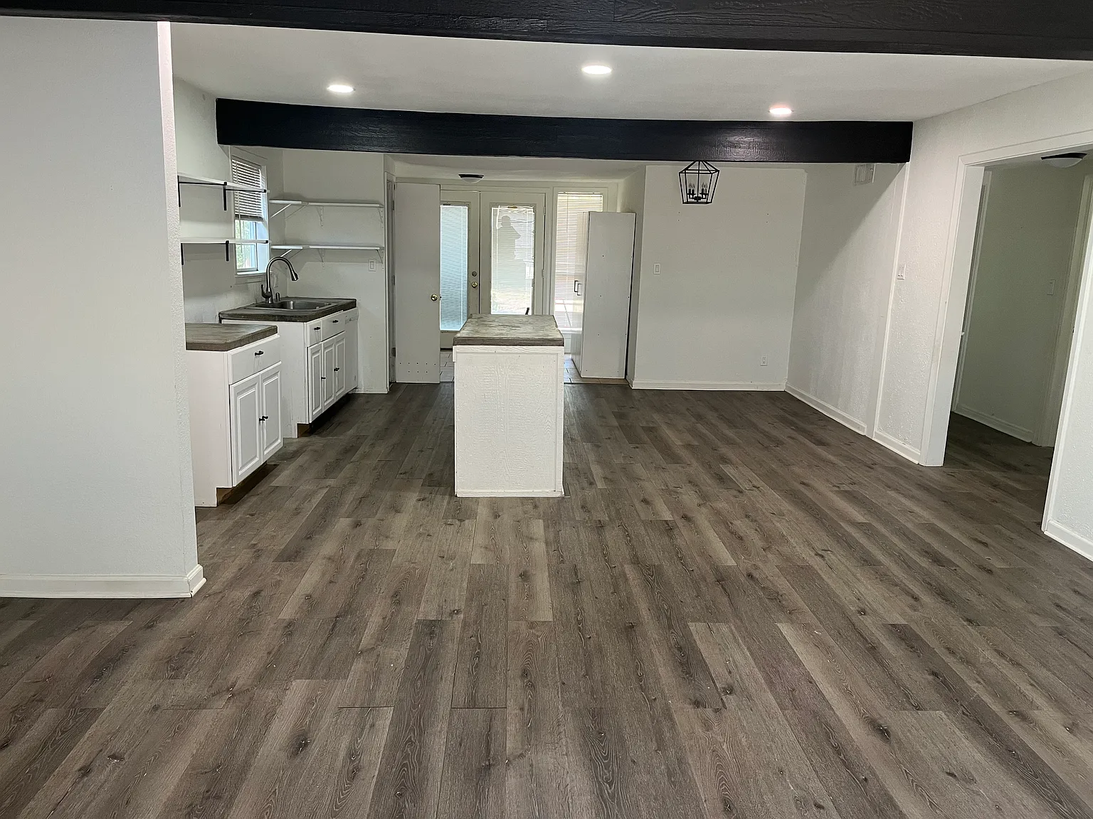 3 bed, 1428 sqft, $1,200 — Photo 3