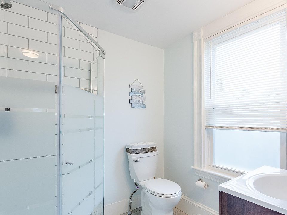2nd image of 114 Thornton St #B