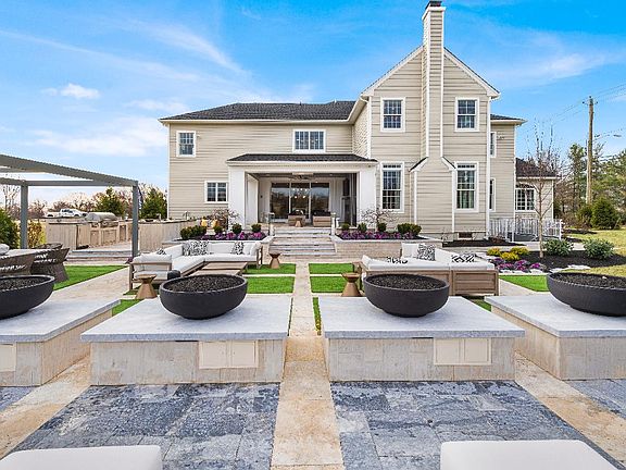 Gorgeous outdoor oasis