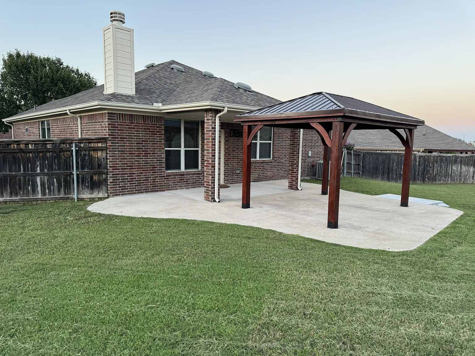 3 bed, 1480 sqft, $2,100 — Photo 1