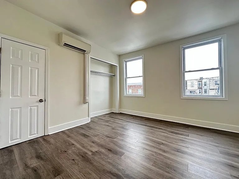 2407 W Harold St — Photo 9