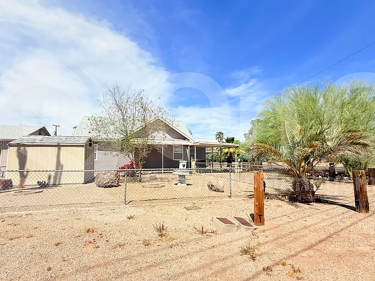 300 W 9th St — Photo 17