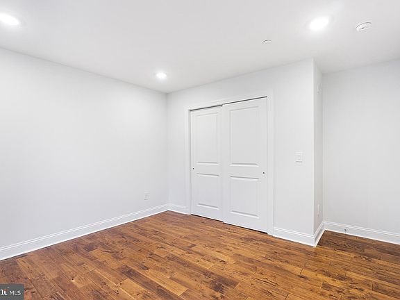 3rd image of 41-43 W Wildey St