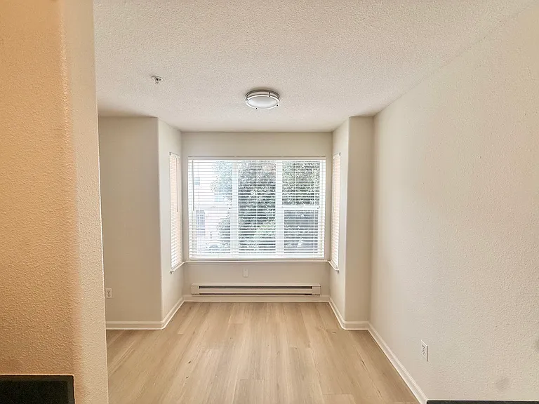 405 12th Ave #201 — Photo 11