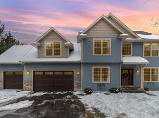 412 Glen Ridge Rd, Hudson, WI 54016