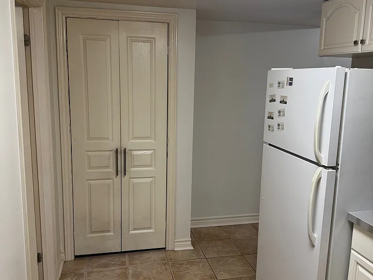 583 King St — Photo 9
