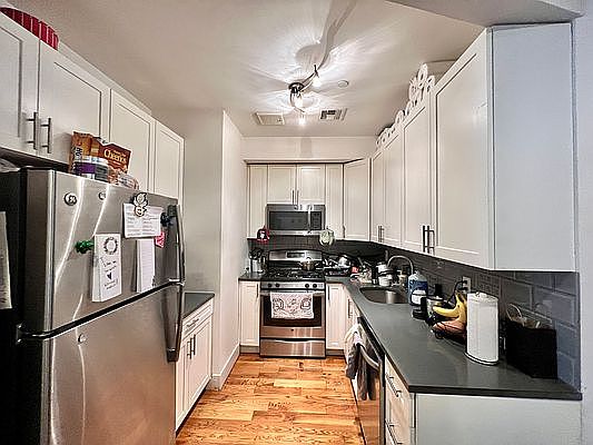 4th image of 192 Stuyvesant Ave #2F