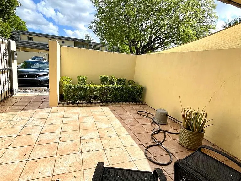 8423 SW 137th Ave #8423 — Photo 4