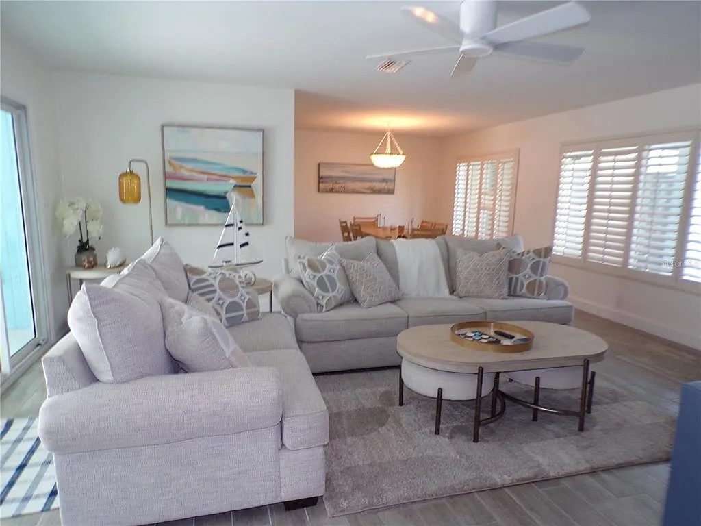 2 bed, 2.0 bath, 1558 sqft, $6,000 — Photo 3