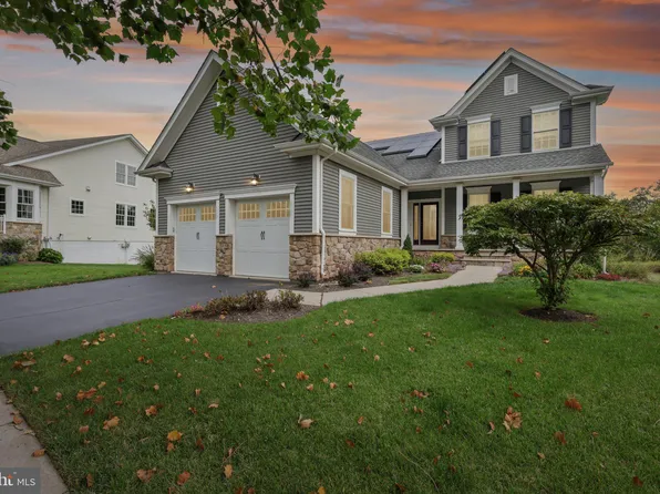 28 Bedford Dr, Skillman, NJ 08558