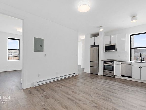 4th image of 30-44 32nd St #Ad4