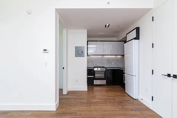 Rented by Nooklyn NYC LLC | media 49