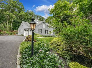 28 Crooked Oak Rd, Port Jefferson, NY 11777