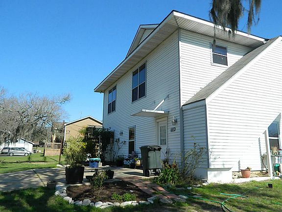 Another view of the front.