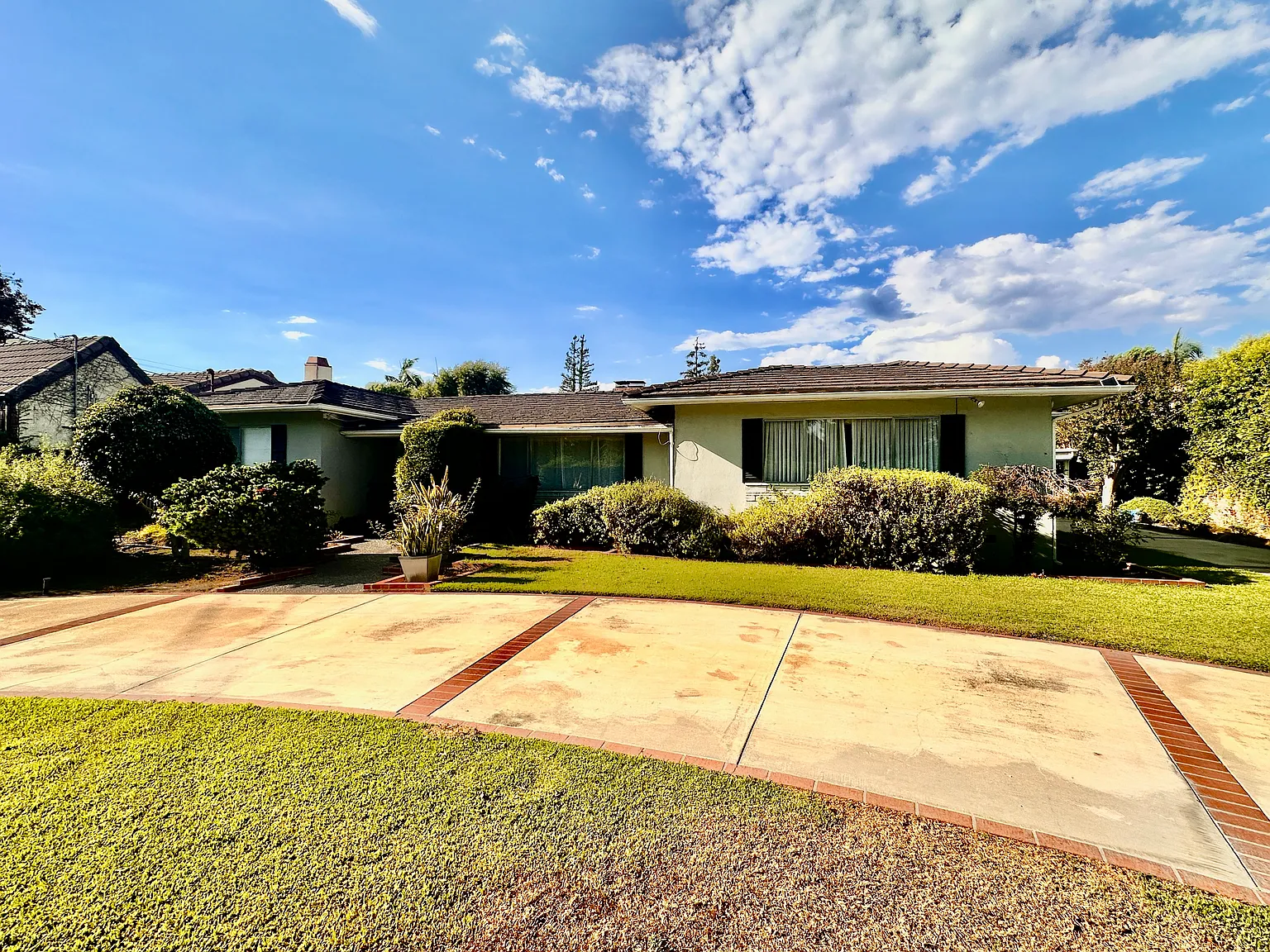 3 bed, 2800 sqft, $5,500 — Photo 2