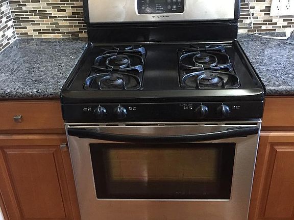 3rd image of 1128 W Mabel Ave