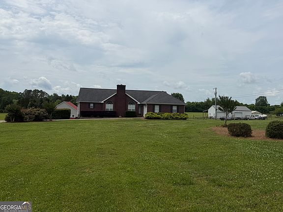 4th image of 1447 Birdie Rd