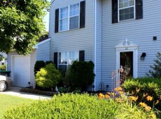 28 Cherry Grove Ln, Sicklerville, NJ 08081