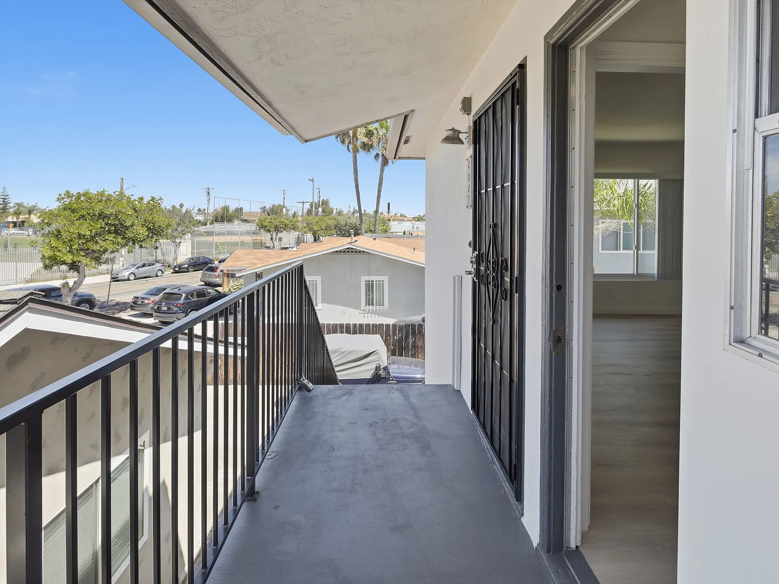 2 bed, 800 sqft, $2,595 — Photo 2