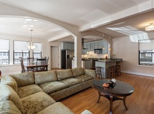645 W Bittersweet Pl #1, Chicago, IL 60613