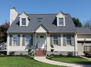 922 Charlotte Dr, Newport News, VA 23601
