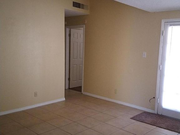 4th image of 11805 Tracy Austin Ln