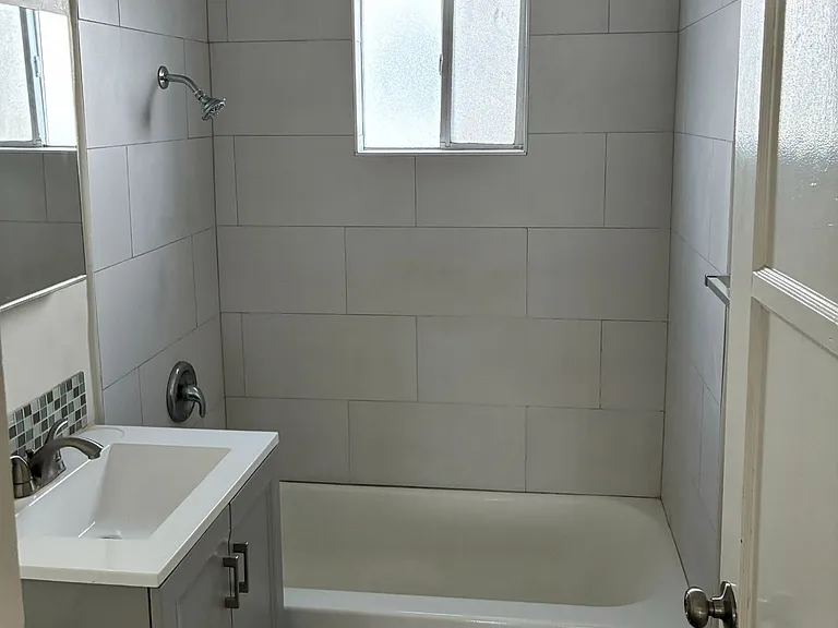 2472 Chestnut Ave #2474 — Photo 6