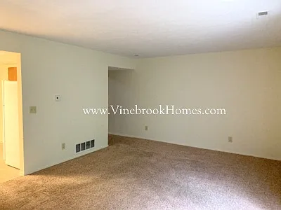 2526 Spring Valley Pike — Photo 4