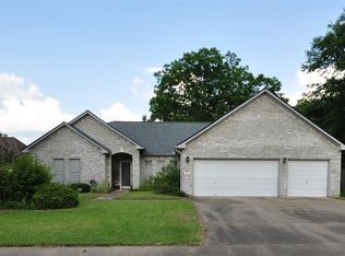 114 Portulaca St, Lake Jackson, TX 77566