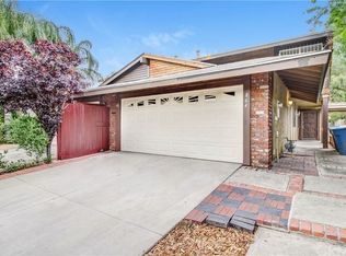 864 Robin Dr, Lake Elsinore, CA 92530