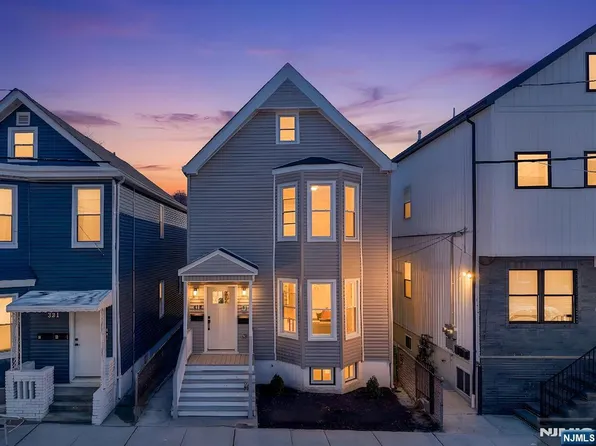 319 William St, Harrison, NJ 07029