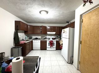 6 McLean Pl APT 5, Cambridge, MA 02140
