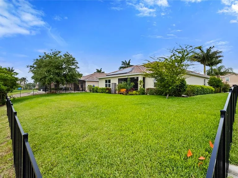 2290 Vermont Ln — Photo 33