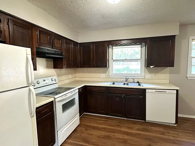 209 S Dale Ave — Photo 9