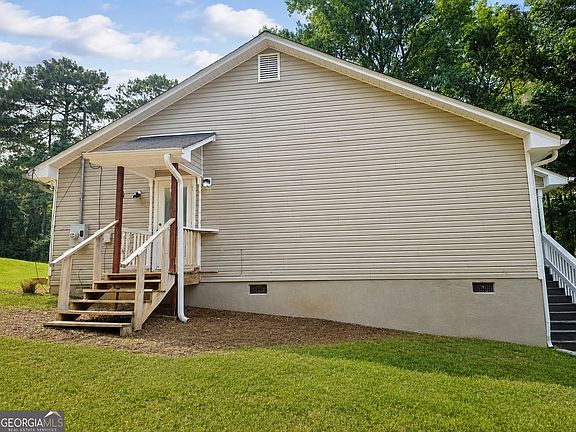3rd image of 102 Westwood Dr