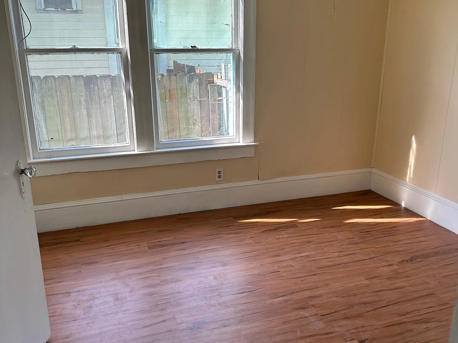 114 N Helme Pl — Photo 3