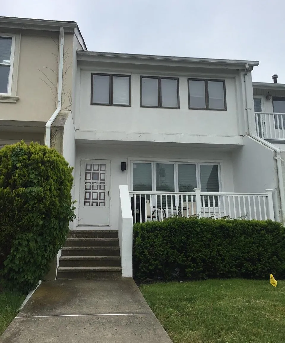 3 bed, 1458 sqft, $2,300 — Photo 1