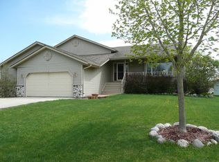 5251 W Bottsford Ave, Greenfield, WI 53220