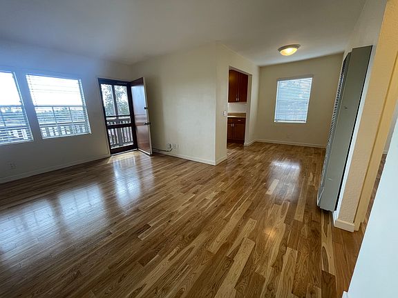 4th image of 3014 Olive St