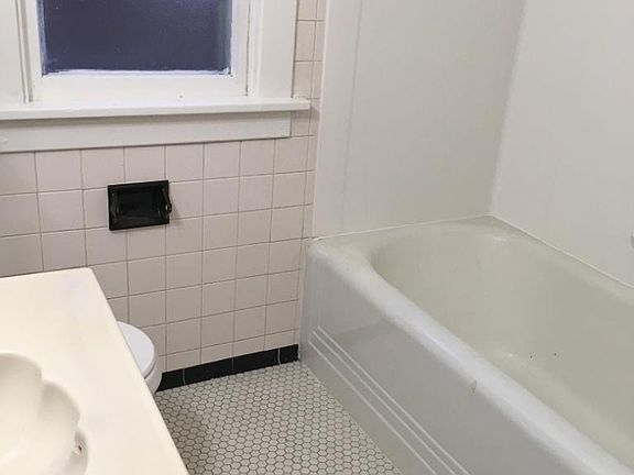 4th image of 333 Davidson Ave #1