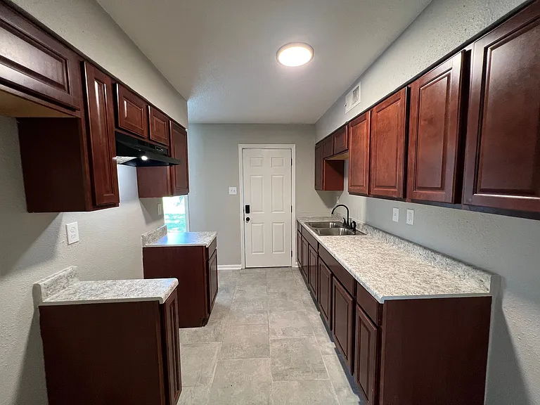 4820 Applestone St — Photo 4