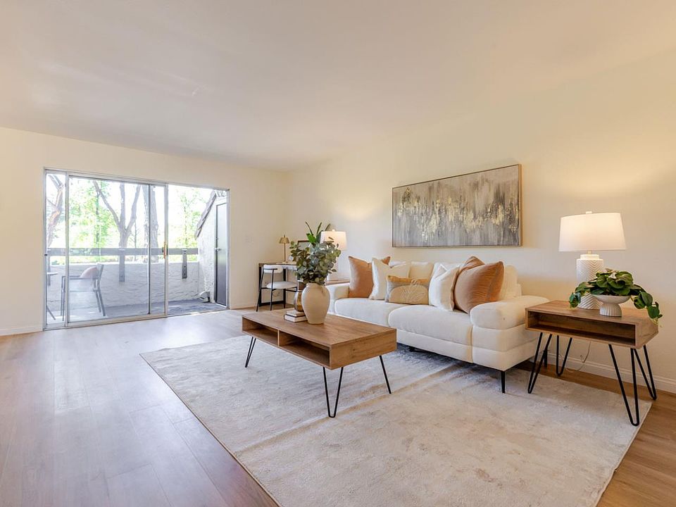 1st image of 279 Tradewinds Dr APT 6