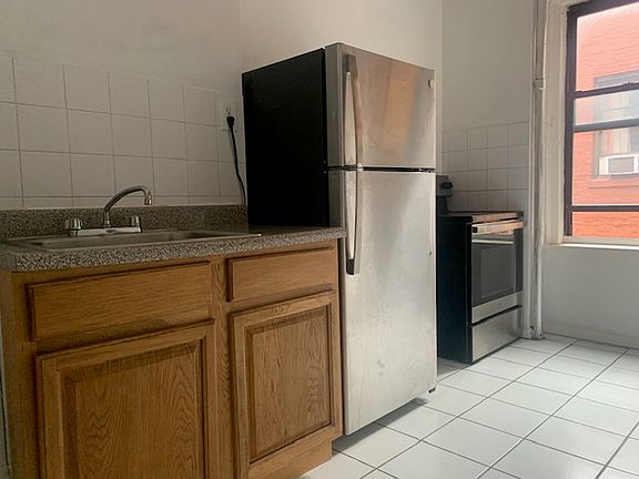 5th image of 573 Isham St APT 45