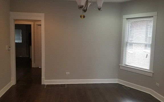 3rd image of 1523 N Leclaire Ave