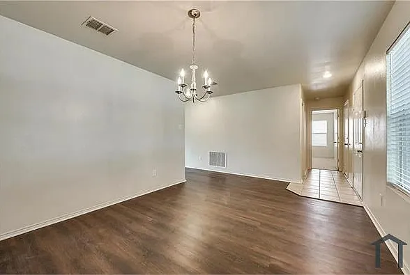1109 Boxwood Dr — Photo 5