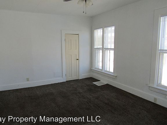 3rd image of 309 Waugoo Ave #A