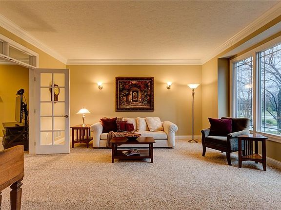 3rd image of 38285 McDowell Dr