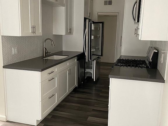 3rd image of 1754 Federal Ave #1754