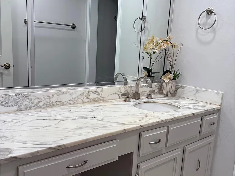 859 Jeffery St #1040 — Photo 29